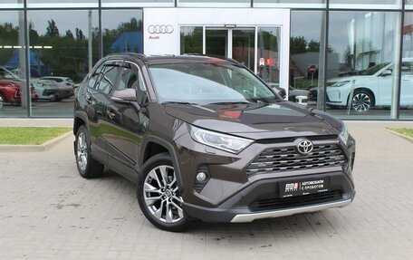 Toyota RAV4, 2021 год, 3 590 000 рублей, 3 фотография