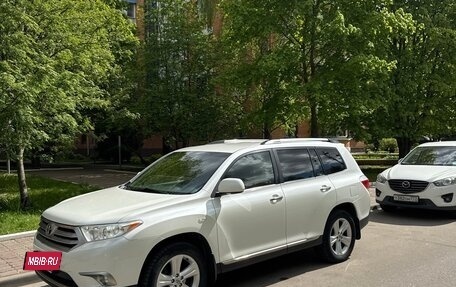 Toyota Highlander III, 2012 год, 2 050 000 рублей, 2 фотография