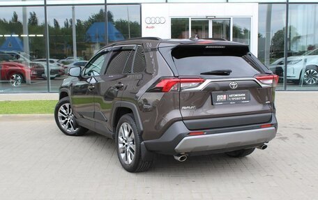 Toyota RAV4, 2021 год, 3 590 000 рублей, 7 фотография