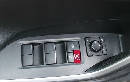 Toyota RAV4, 2021 год, 3 590 000 рублей, 14 фотография