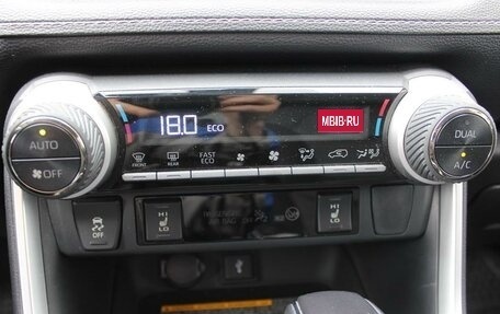 Toyota RAV4, 2021 год, 3 590 000 рублей, 30 фотография