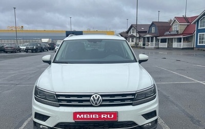 Volkswagen Tiguan II, 2018 год, 2 420 000 рублей, 1 фотография