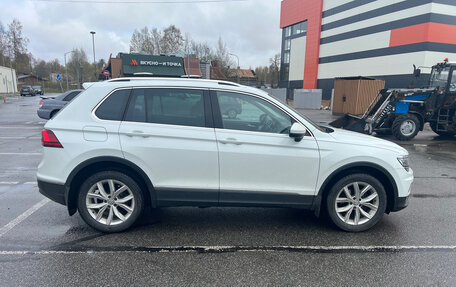 Volkswagen Tiguan II, 2018 год, 2 420 000 рублей, 4 фотография