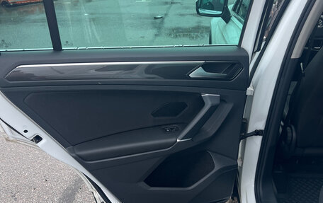 Volkswagen Tiguan II, 2018 год, 2 420 000 рублей, 9 фотография