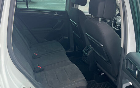 Volkswagen Tiguan II, 2018 год, 2 420 000 рублей, 11 фотография
