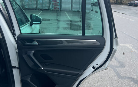 Volkswagen Tiguan II, 2018 год, 2 420 000 рублей, 12 фотография