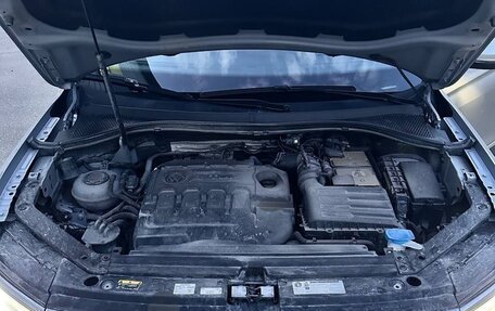 Volkswagen Tiguan II, 2018 год, 2 390 000 рублей, 16 фотография