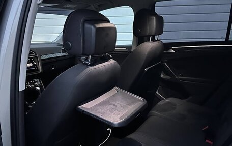 Volkswagen Tiguan II, 2018 год, 2 390 000 рублей, 9 фотография