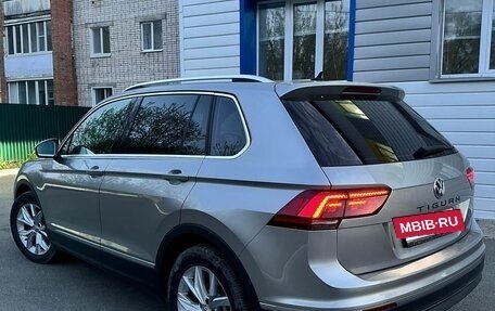 Volkswagen Tiguan II, 2018 год, 2 390 000 рублей, 7 фотография