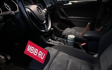 Volkswagen Tiguan II, 2018 год, 2 390 000 рублей, 17 фотография