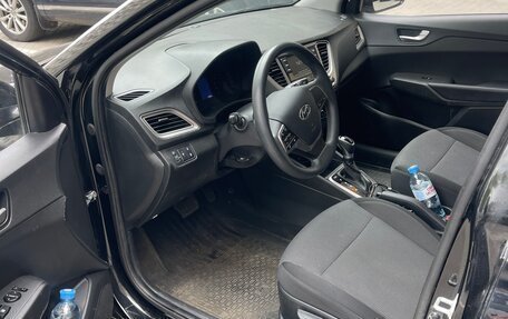 Hyundai Solaris II рестайлинг, 2021 год, 1 350 000 рублей, 5 фотография