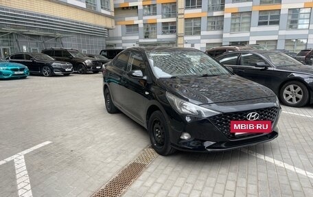 Hyundai Solaris II рестайлинг, 2021 год, 1 350 000 рублей, 2 фотография