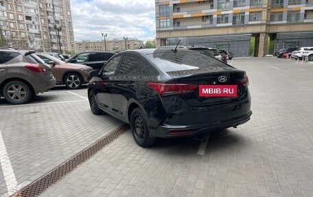 Hyundai Solaris II рестайлинг, 2021 год, 1 350 000 рублей, 4 фотография