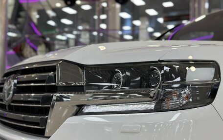 Toyota Land Cruiser 200, 2018 год, 7 840 000 рублей, 6 фотография