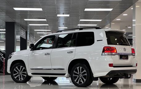Toyota Land Cruiser 200, 2018 год, 7 840 000 рублей, 8 фотография