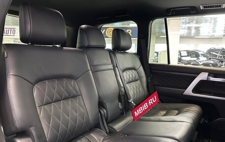Toyota Land Cruiser 200, 2018 год, 7 840 000 рублей, 17 фотография