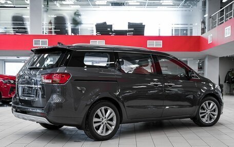 KIA Carnival III, 2017 год, 2 269 000 рублей, 2 фотография