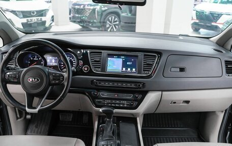 KIA Carnival III, 2017 год, 2 269 000 рублей, 11 фотография