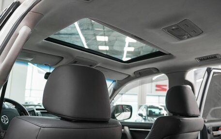 Toyota Land Cruiser 200, 2010 год, 2 799 000 рублей, 7 фотография