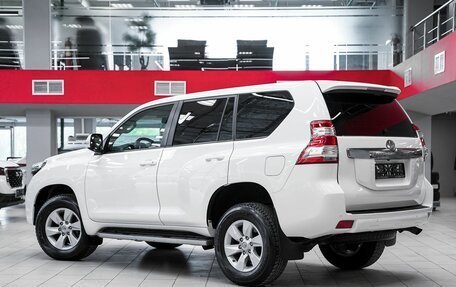 Toyota Land Cruiser Prado 150 рестайлинг 2, 2014 год, 3 099 000 рублей, 4 фотография