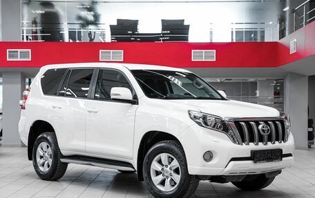 Toyota Land Cruiser Prado 150 рестайлинг 2, 2014 год, 3 099 000 рублей, 3 фотография