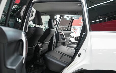 Toyota Land Cruiser Prado 150 рестайлинг 2, 2014 год, 3 099 000 рублей, 7 фотография