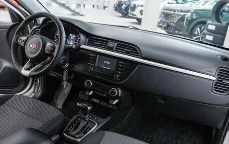 KIA Rio IV, 2018 год, 1 399 000 рублей, 8 фотография