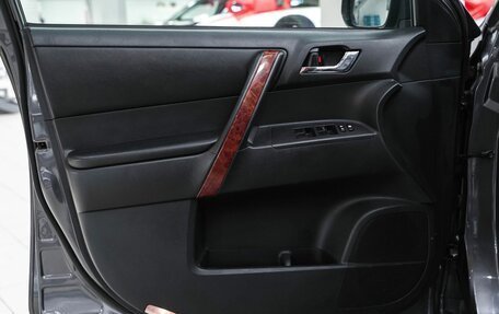 Toyota Highlander III, 2010 год, 1 499 000 рублей, 13 фотография