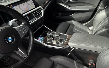 BMW 3 серия, 2019 год, 3 770 000 рублей, 10 фотография