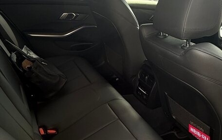 BMW 3 серия, 2019 год, 3 770 000 рублей, 13 фотография