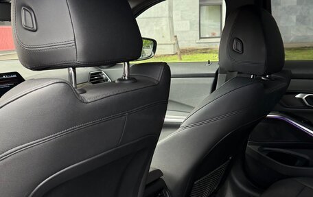 BMW 3 серия, 2019 год, 3 770 000 рублей, 14 фотография