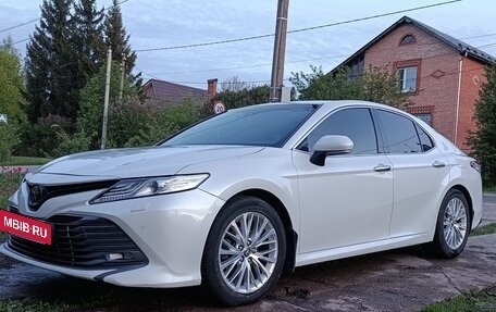 Toyota Camry, 2020 год, 3 200 000 рублей, 3 фотография