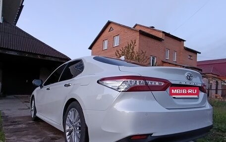 Toyota Camry, 2020 год, 3 200 000 рублей, 7 фотография