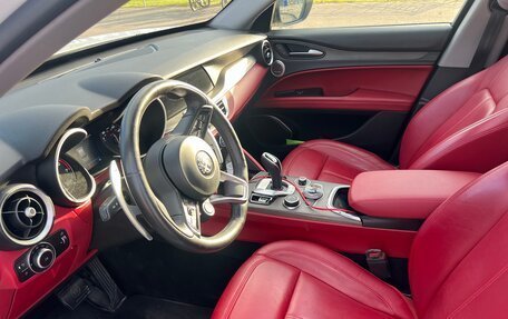 Alfa Romeo Stelvio, 2019 год, 3 450 000 рублей, 7 фотография