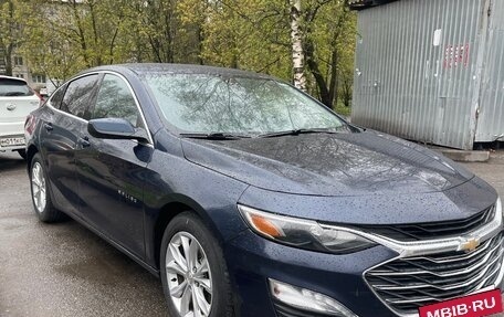 Chevrolet Malibu IX, 2022 год, 1 290 000 рублей, 2 фотография