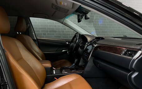 Toyota Camry, 2017 год, 2 285 000 рублей, 14 фотография