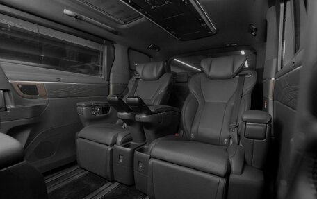Toyota Alphard, 2023 год, 14 290 000 рублей, 25 фотография