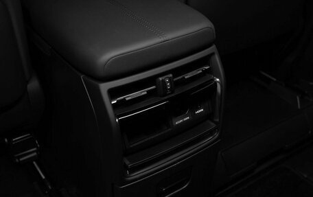 Toyota Alphard, 2023 год, 14 290 000 рублей, 33 фотография