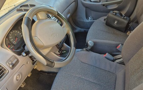 Hyundai Accent II, 2005 год, 310 000 рублей, 3 фотография