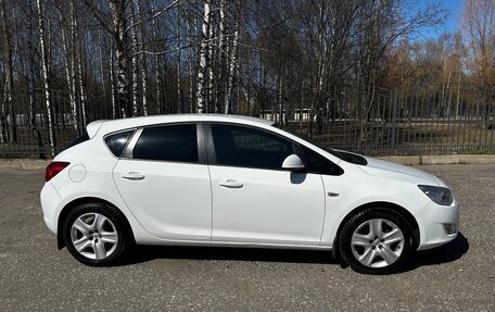 Opel Astra J, 2011 год, 700 000 рублей, 4 фотография