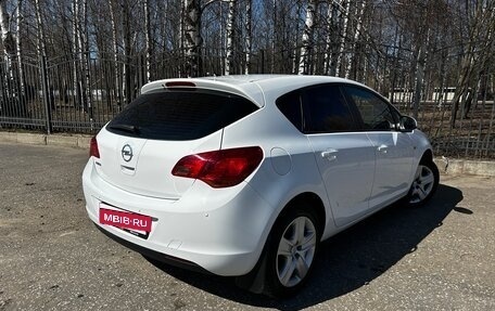 Opel Astra J, 2011 год, 700 000 рублей, 8 фотография