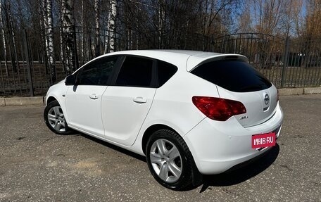 Opel Astra J, 2011 год, 700 000 рублей, 6 фотография