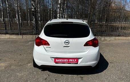 Opel Astra J, 2011 год, 700 000 рублей, 7 фотография