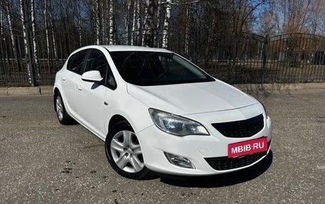 Opel Astra J, 2011 год, 700 000 рублей, 3 фотография