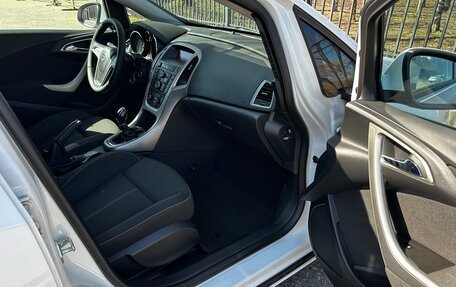 Opel Astra J, 2011 год, 700 000 рублей, 14 фотография