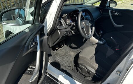 Opel Astra J, 2011 год, 700 000 рублей, 12 фотография