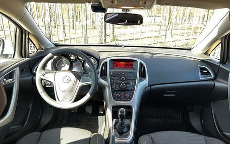 Opel Astra J, 2011 год, 700 000 рублей, 16 фотография