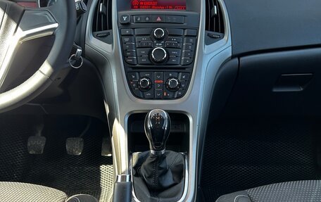 Opel Astra J, 2011 год, 700 000 рублей, 17 фотография
