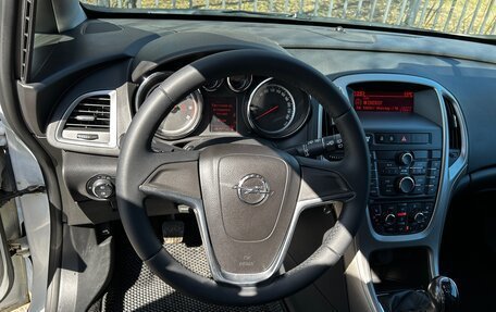 Opel Astra J, 2011 год, 700 000 рублей, 13 фотография