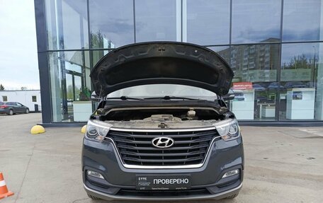 Hyundai H-1 II рестайлинг, 2019 год, 2 560 000 рублей, 11 фотография